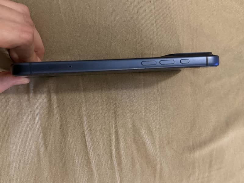 Apple iPhone 17 Pro Max 4