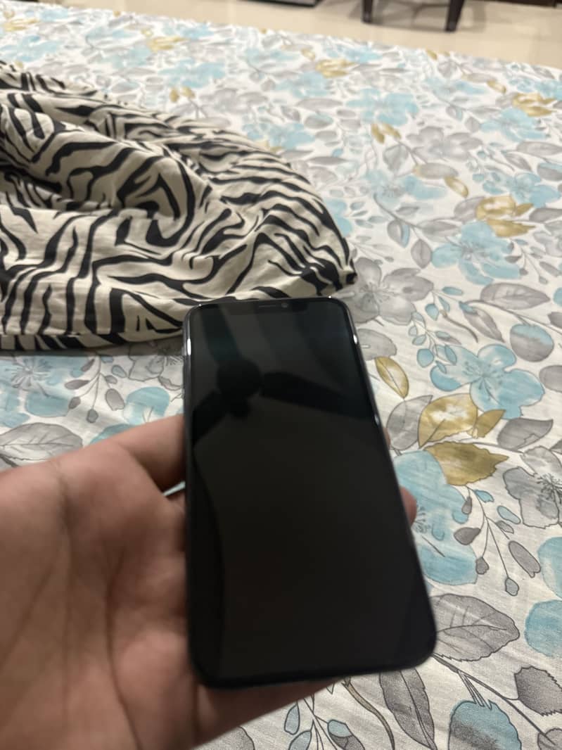 iPhone 11 Pro 1