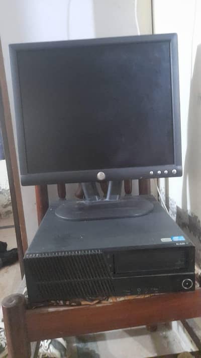 core i3 therd garnation rem 4 GB hard . 250 GB
