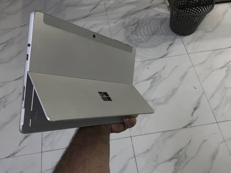 Microsoft Surface Go 2 touch tablet/laptop win 11 0