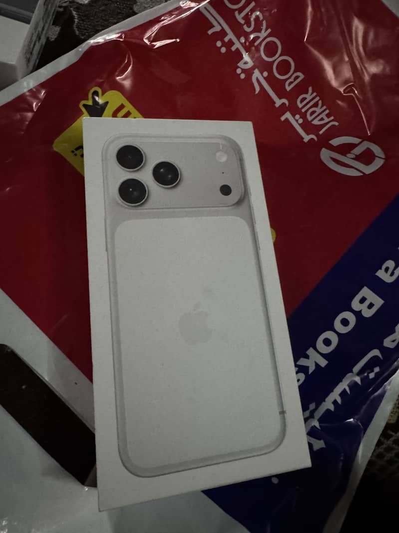 iPhone 17 pro max 0
