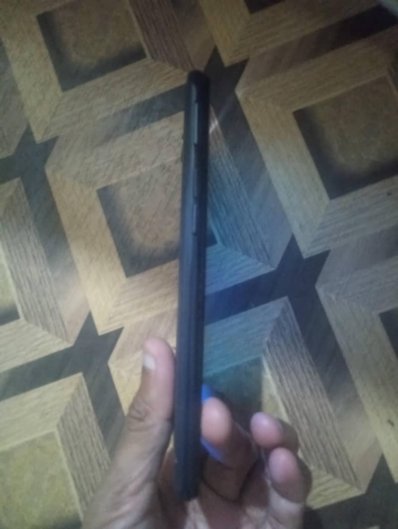 Realme C2 4