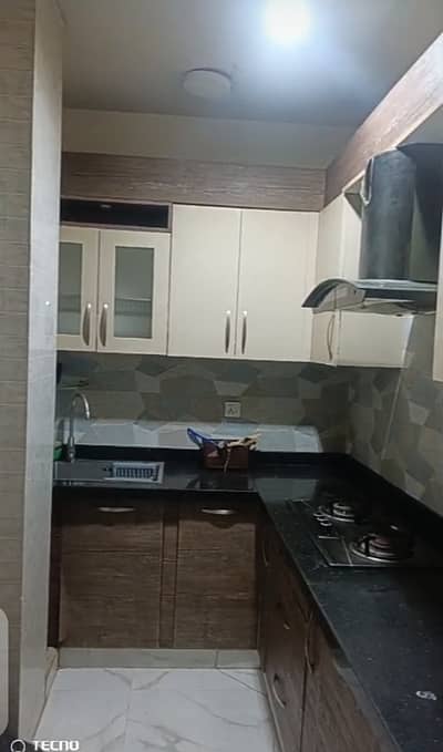 3 bed lounge +study room first floor available for rent