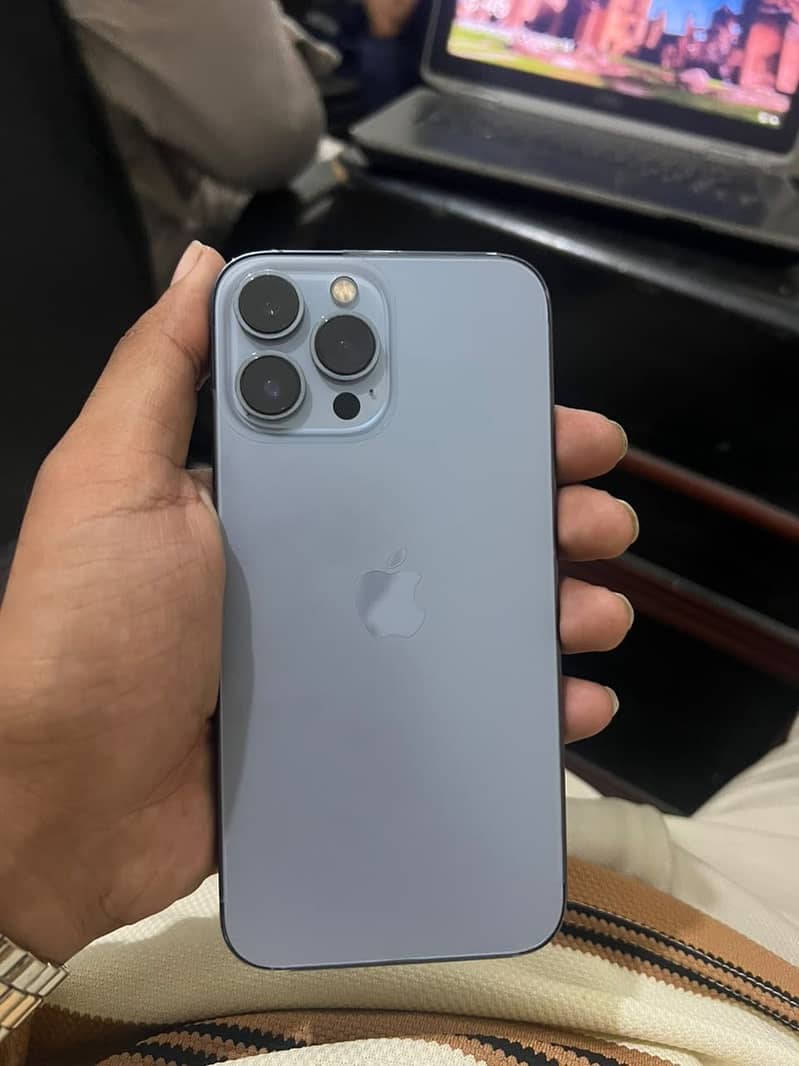 Apple iPhone 13 Pro Max 3