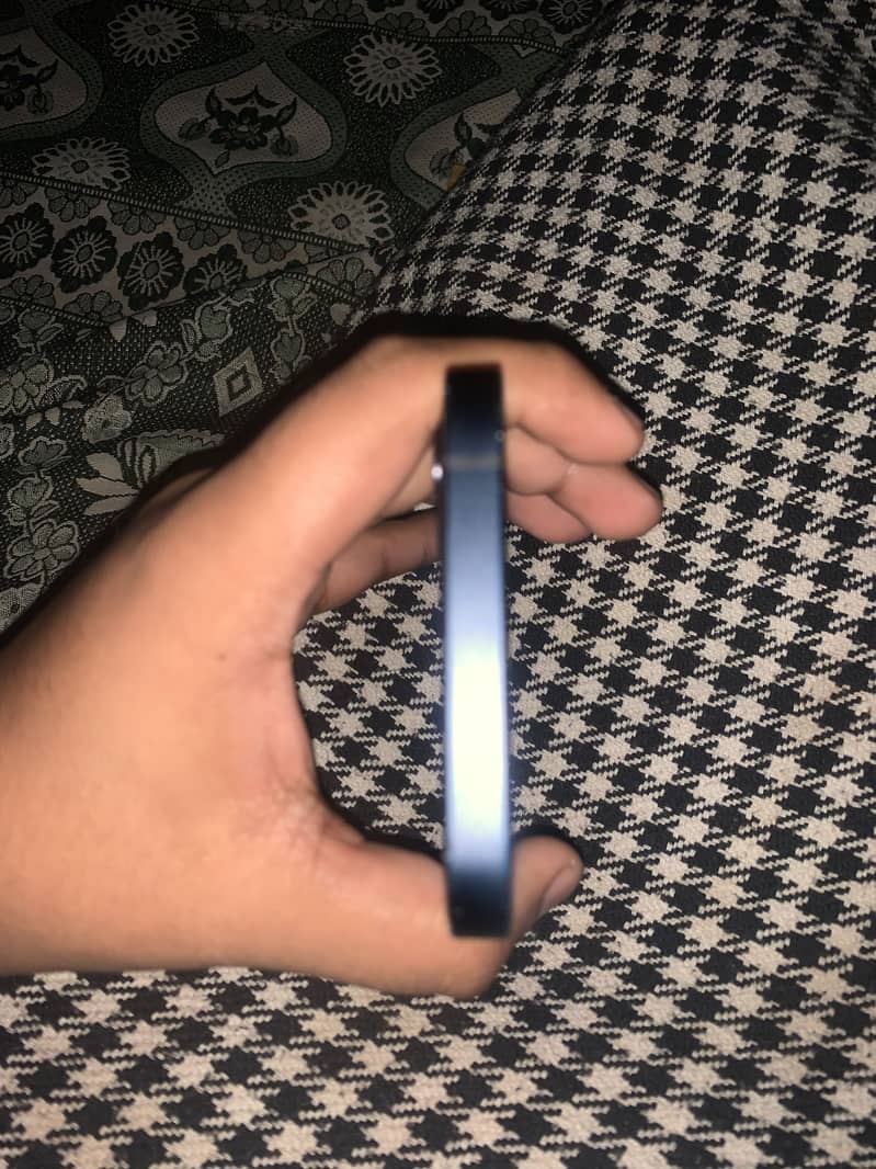 Apple iPhone 12 2