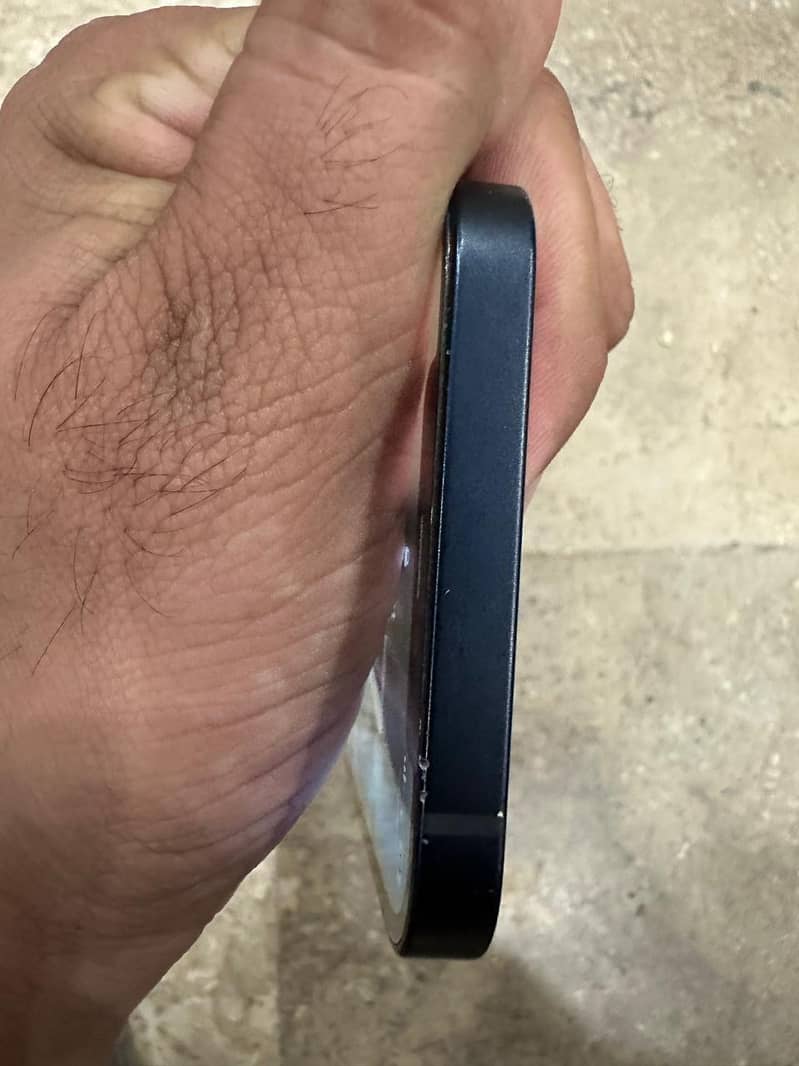 Apple iPhone 12 3