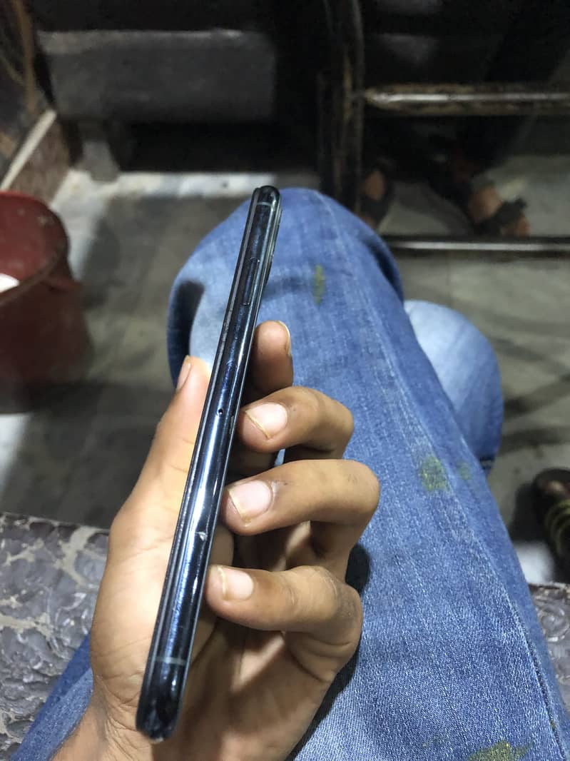 Apple iPhone 11 Pro Max 3