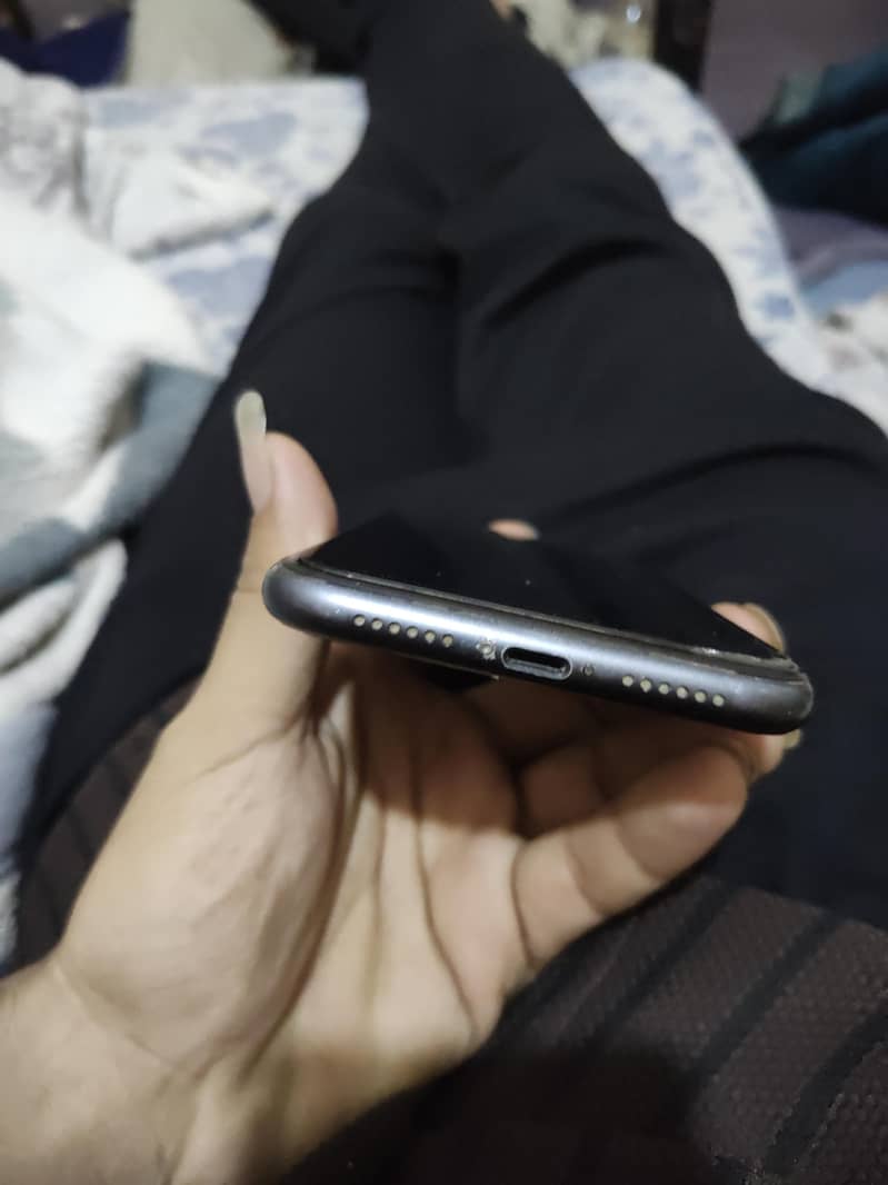 Apple iPhone 11 5