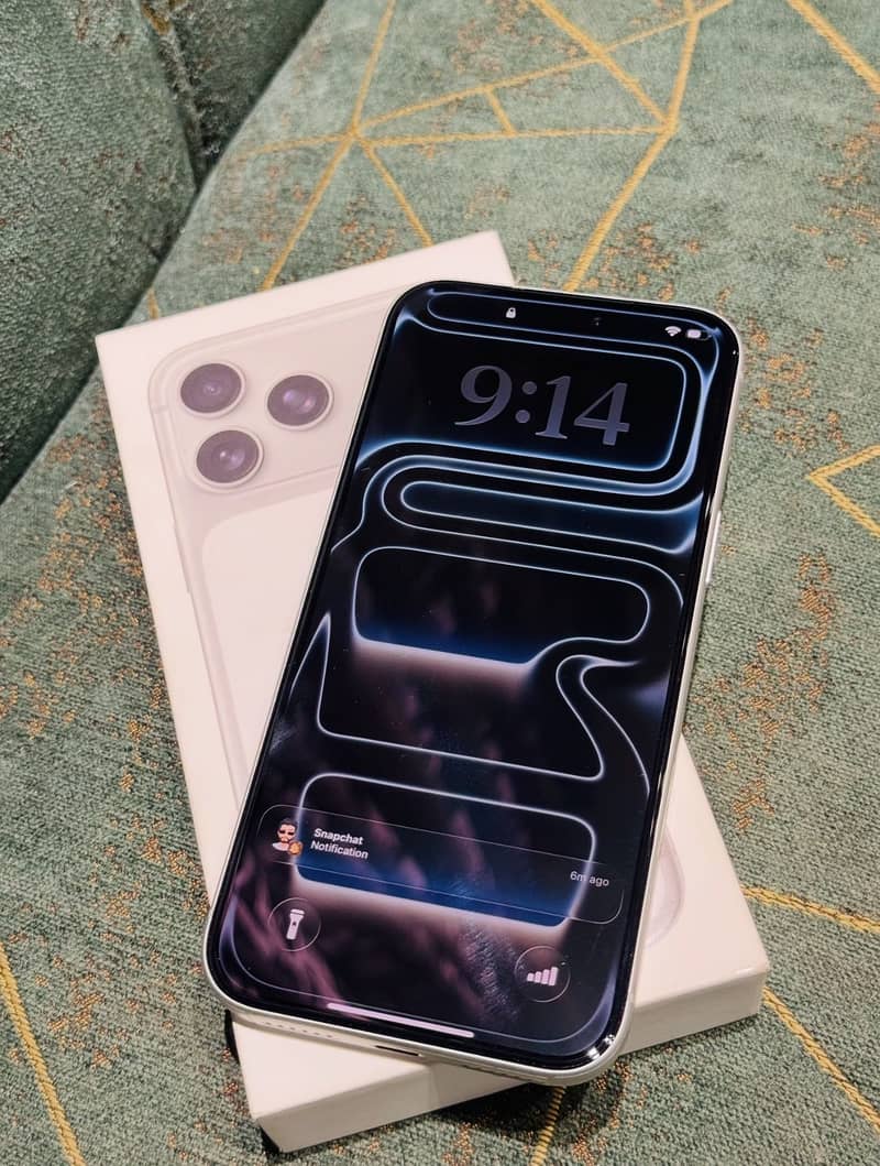 Apple iPhone 17 Pro Max 1