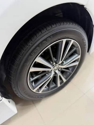 Toyota grande original rims with Tyres