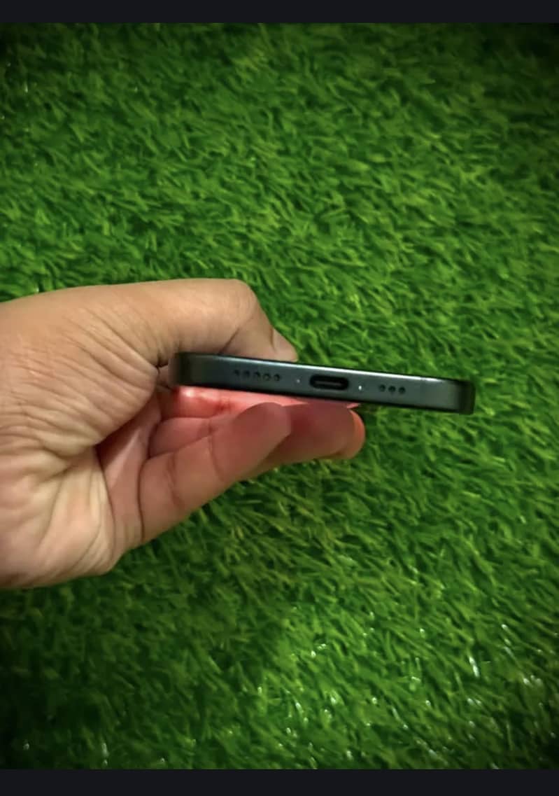 Apple iPhone 15 2