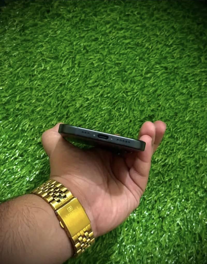 Apple iPhone 15 3
