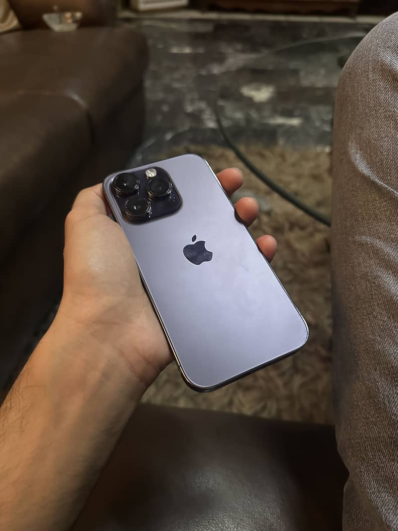 Apple iPhone 14 Pro 0