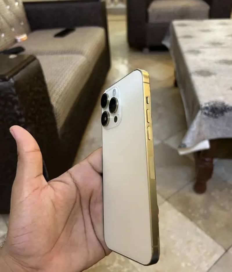 Apple iPhone 14 Pro Max 2