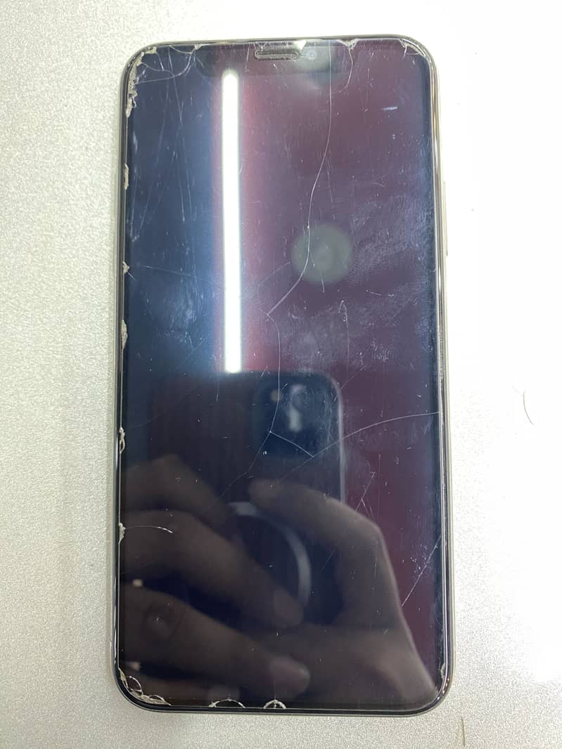 Apple iPhone X 4