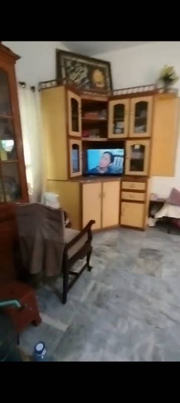 5 MARLA HOUSE AVAILABLE FOR SALE IN GATED COMMUNITY