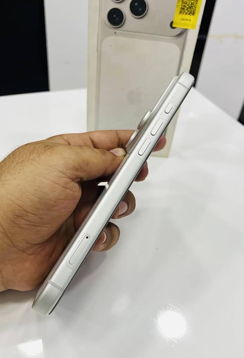 Apple iPhone 17 Pro Max 1
