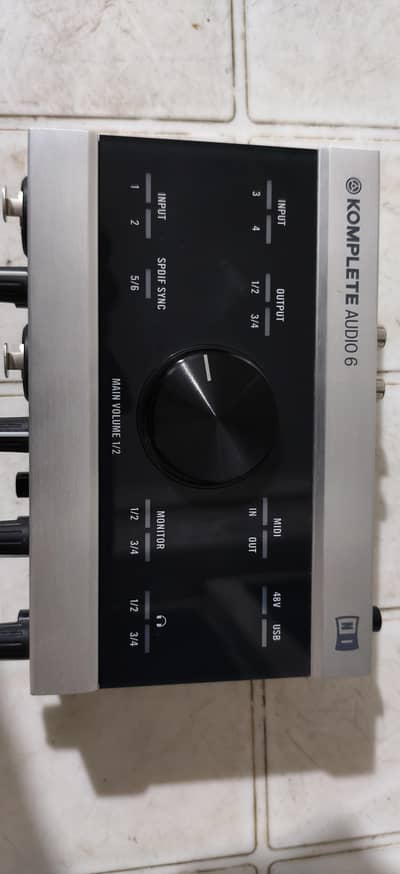 Native Instruments Komplete Audio 6 MK1