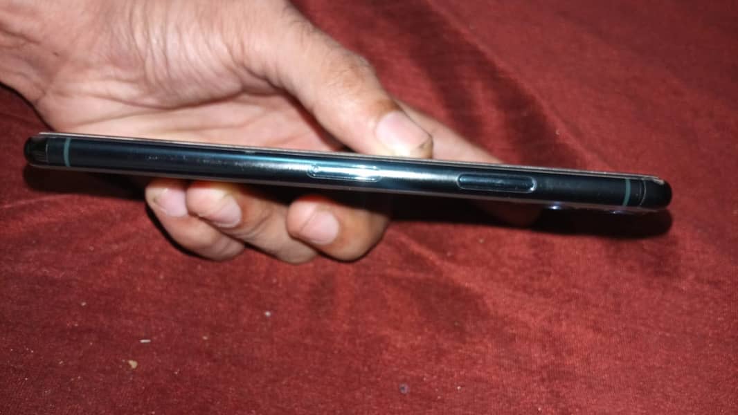 IPhone 11 pro Max 2
