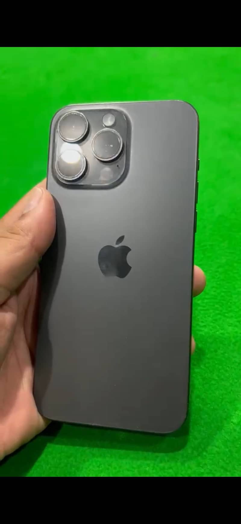 Apple iPhone 15 Pro Max 1