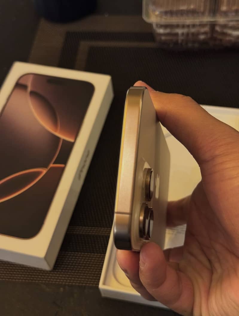 Apple iPhone 16 Pro Max 3