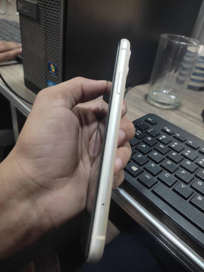 Apple iPhone 11 1