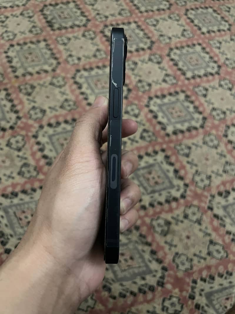 Apple iPhone 13 6