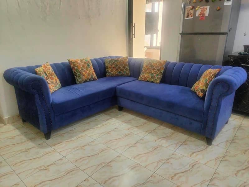 sofa and dewan 0