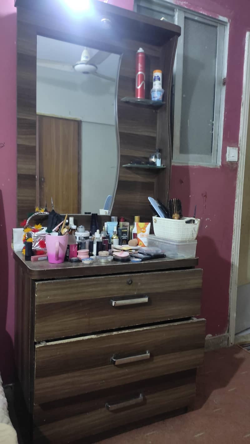 single and double bed with one side table and dressing table 1