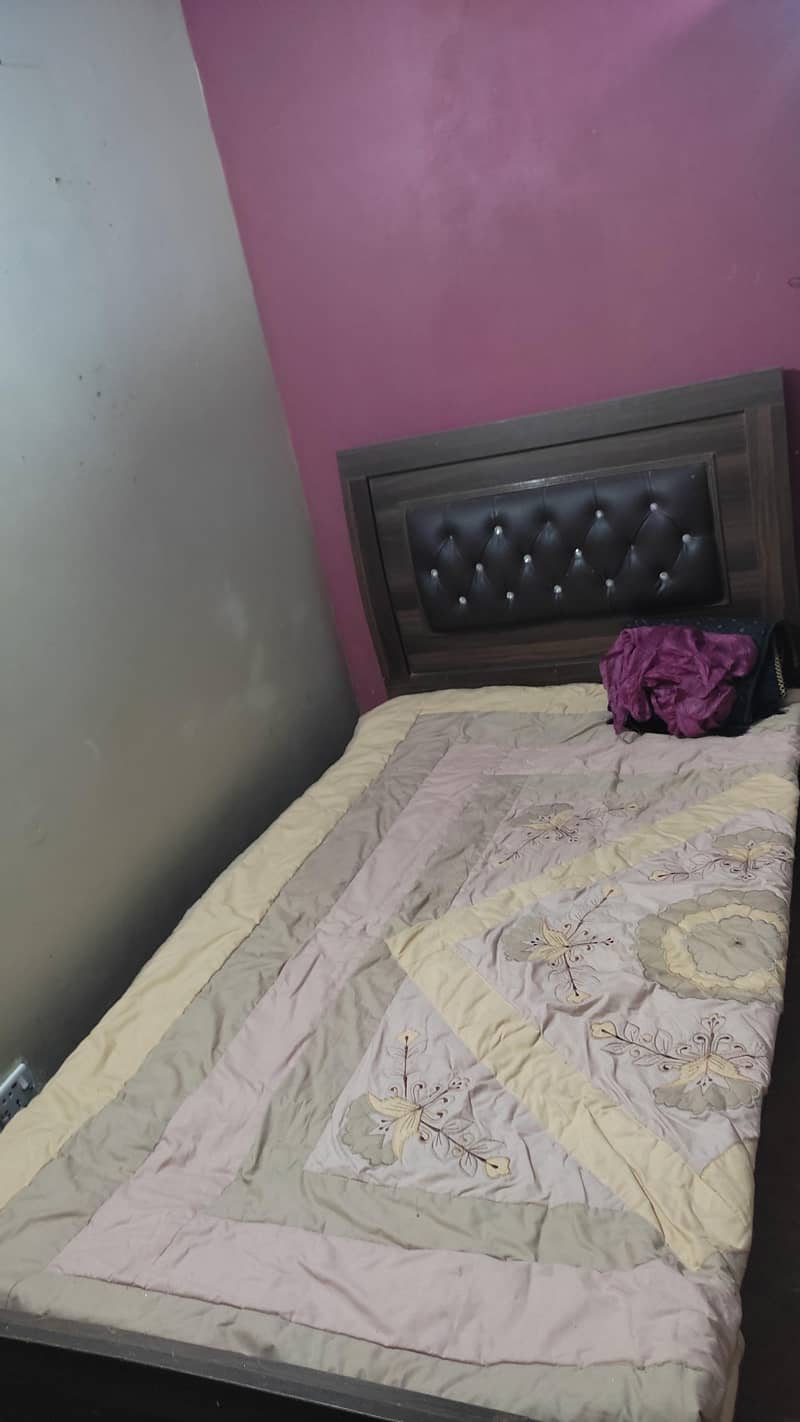 single and double bed with one side table and dressing table 2