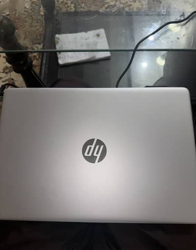 hp 15 ryzen 5 5500U 8gb ddr4 256gb ssd