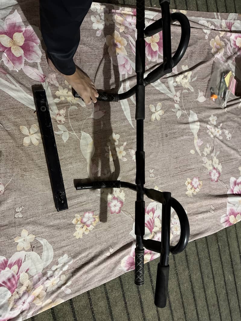 Pull up bar 1