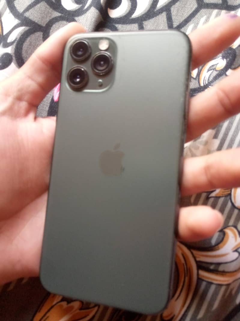 Apple iPhone 11 Pro 2