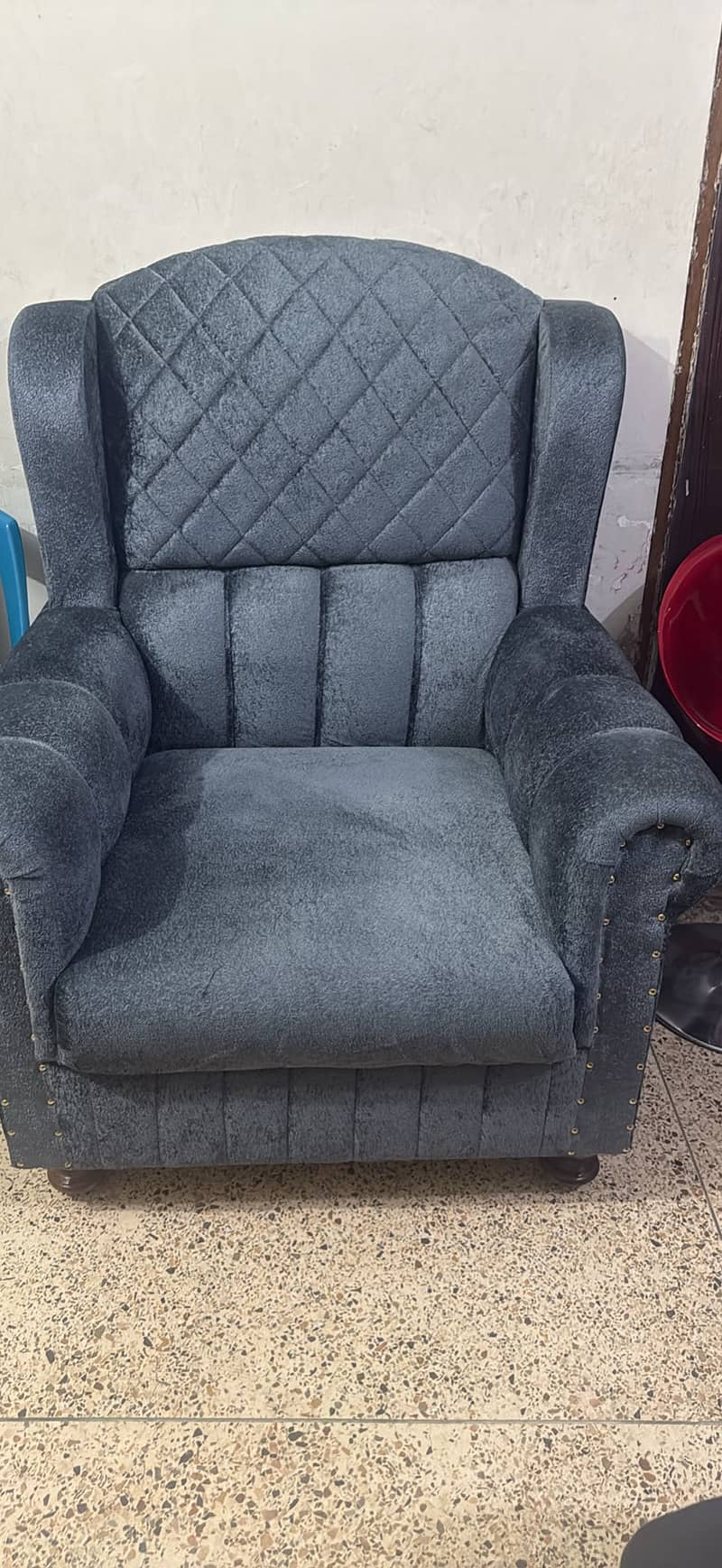Single Large Sofa 0