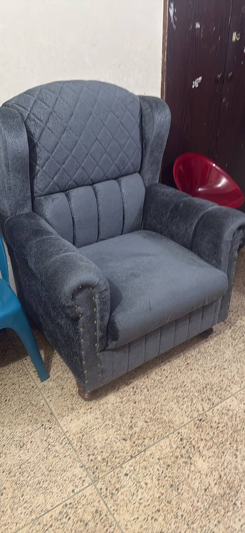 Single Large Sofa 1