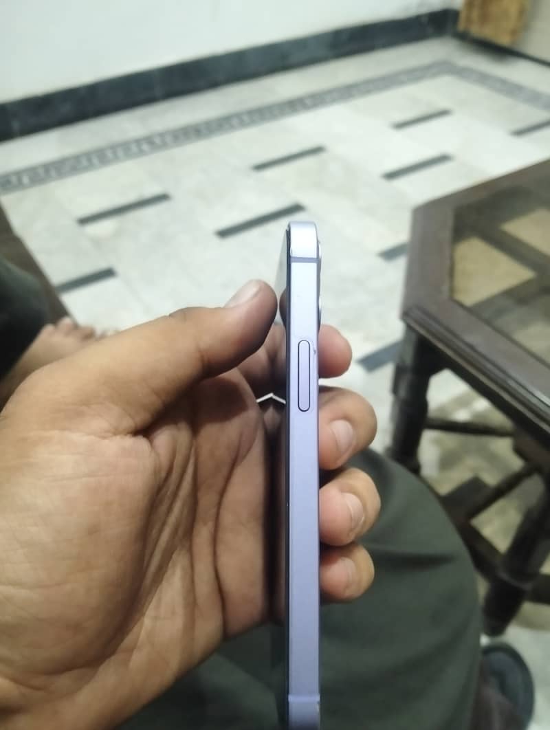 Apple iPhone 12 mini 4