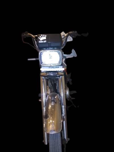 Bike bilkul thk hai jis bhai ny leni ho contact kr skta hai
