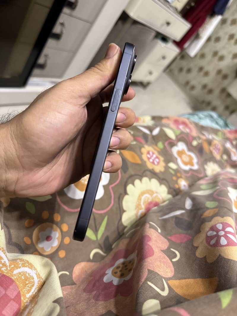 Apple iPhone 15 Pro Max 1