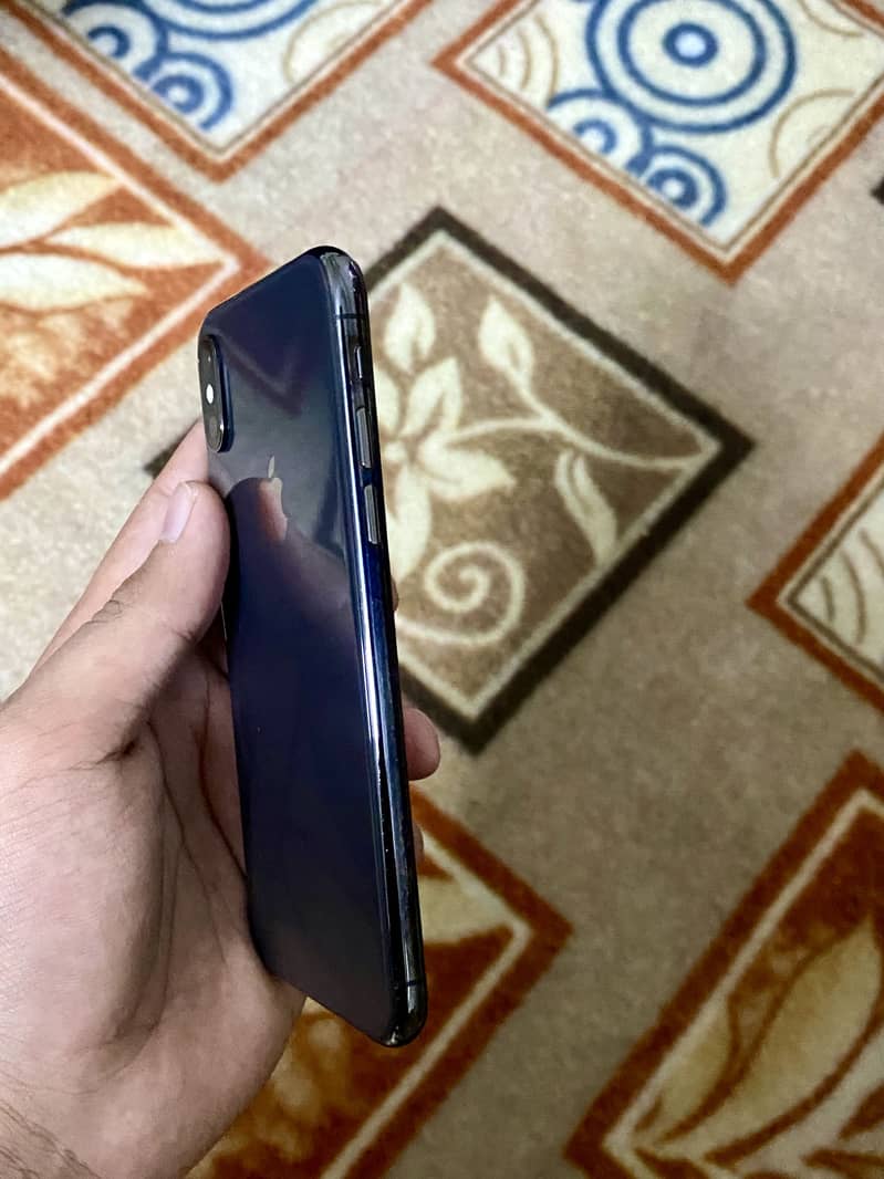 Apple iPhone XS 1