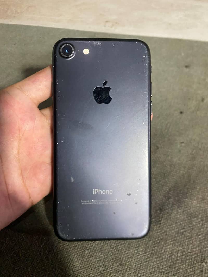 Apple iPhone 7 0