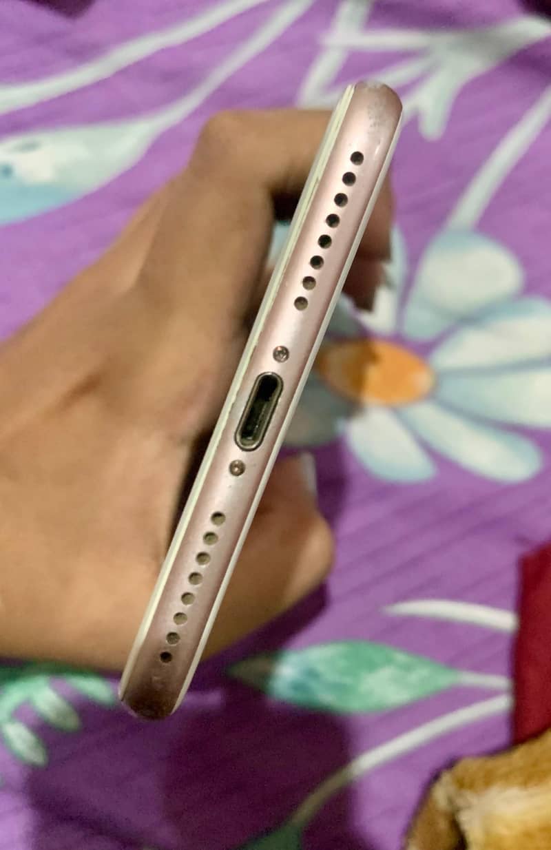 Apple iPhone 7 Plus 2