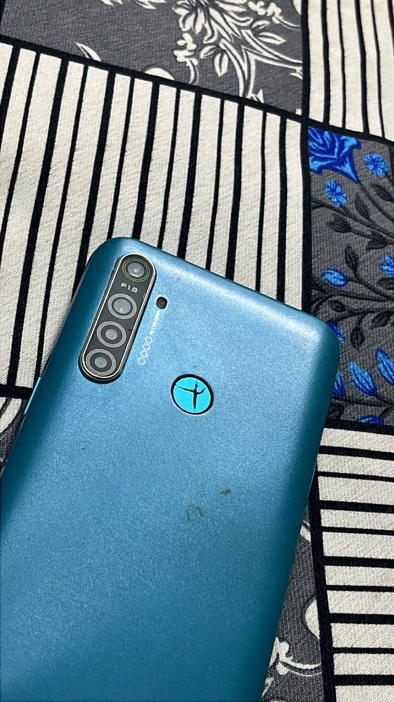 Realme 5i 4