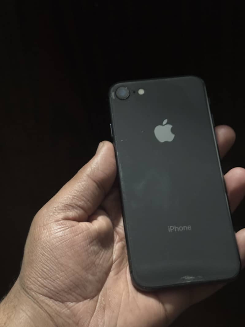 Apple iPhone 8 1