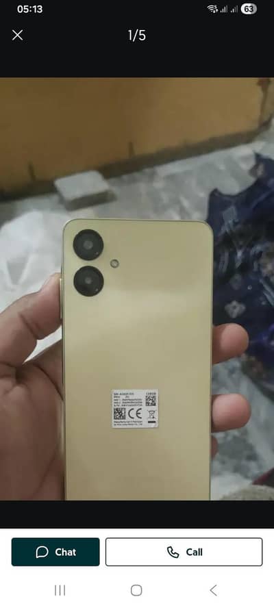 box our 45 wrd charger sath ha  and ik handfree bi ha sath