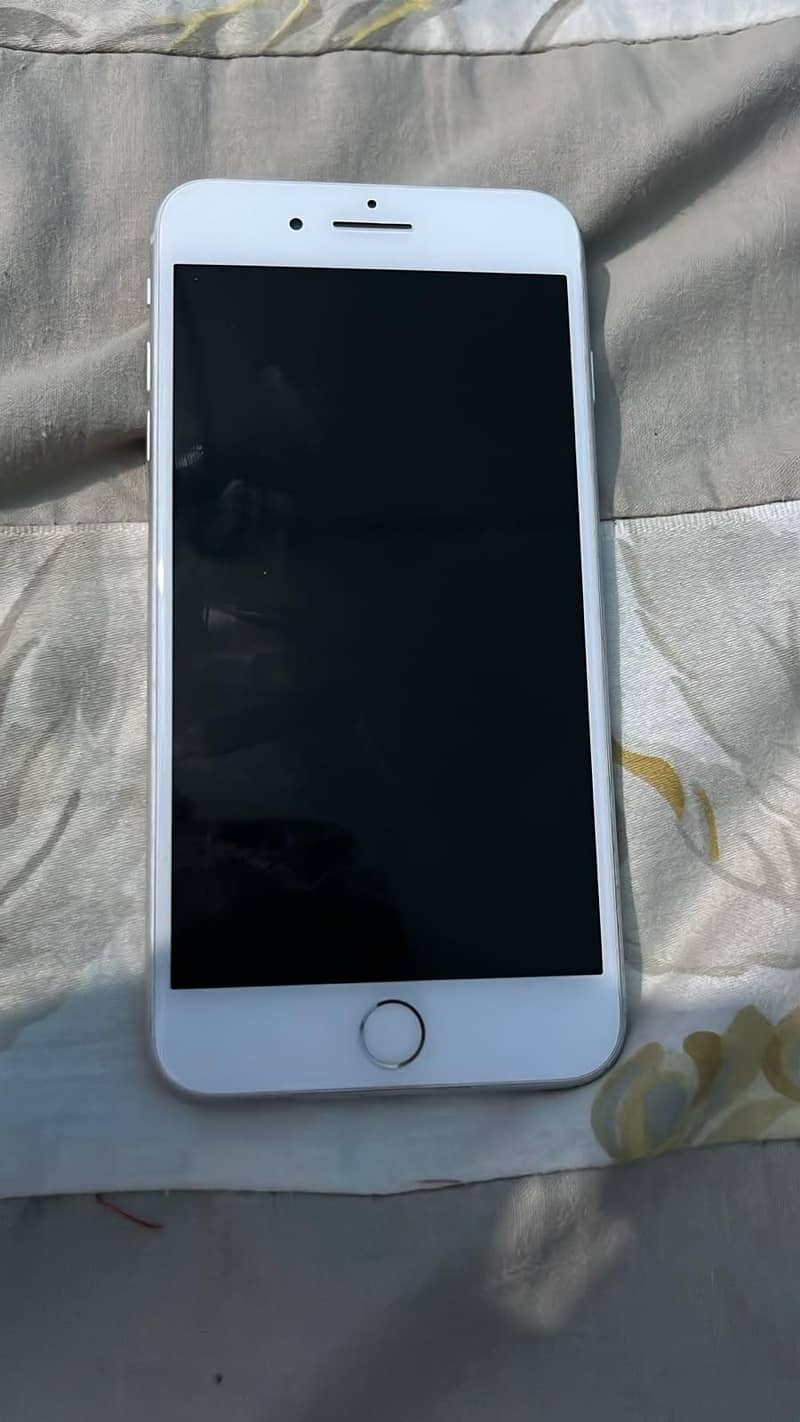 Apple iPhone 8 Plus 0