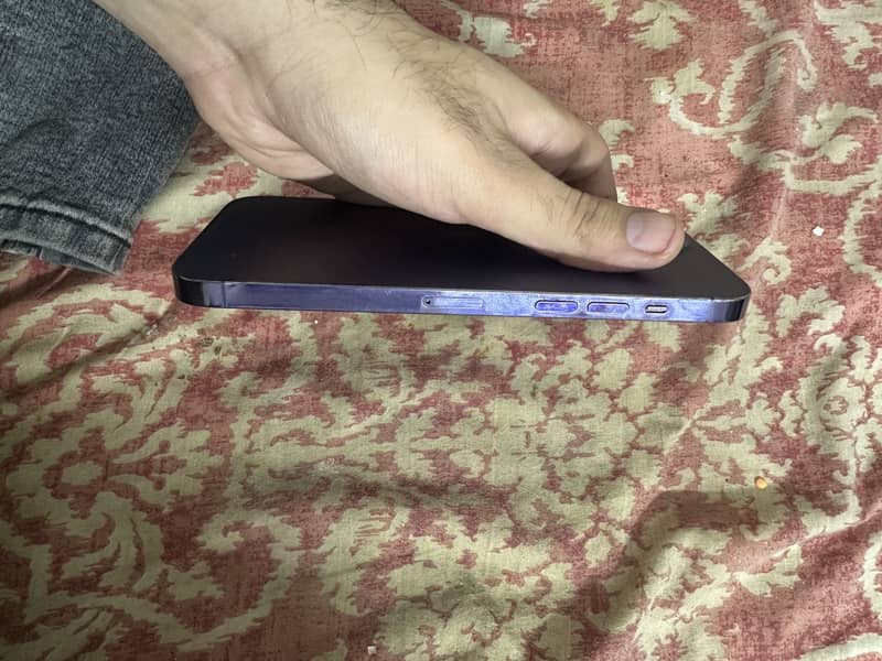 Apple iPhone 14 Pro Max 4