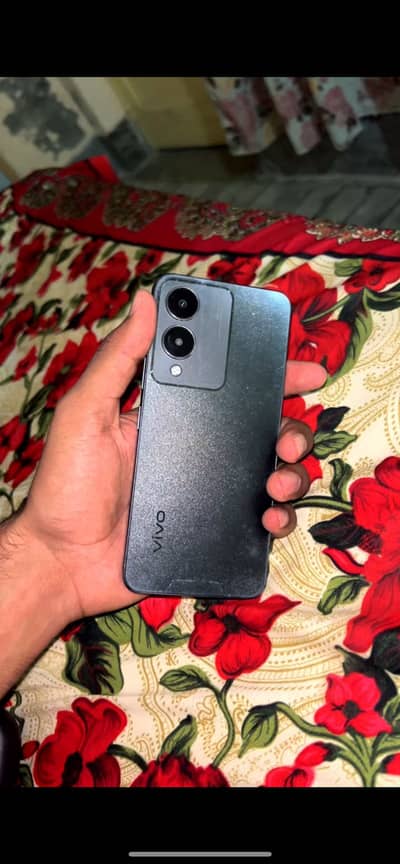 Vivo y17s box and charger