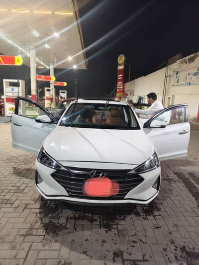 Hyundai Elantra 2022
