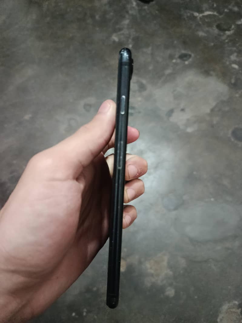 Apple iPhone 7 Plus 4