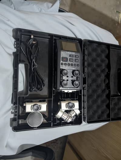 Zoom H6 Professional Audio Recorder